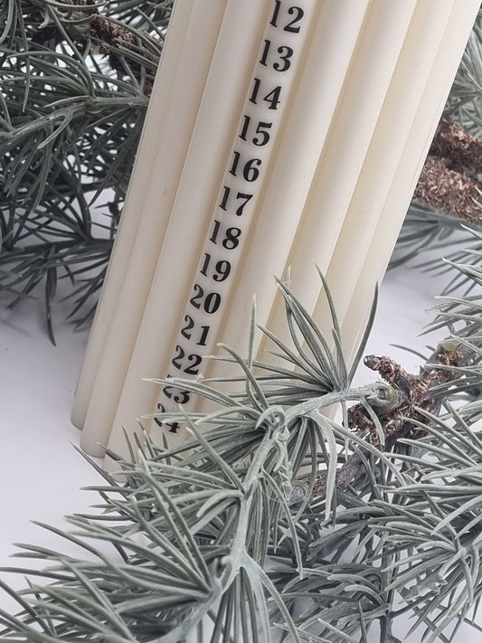 Kalenderlys i rapsvoks på hele 26 cm