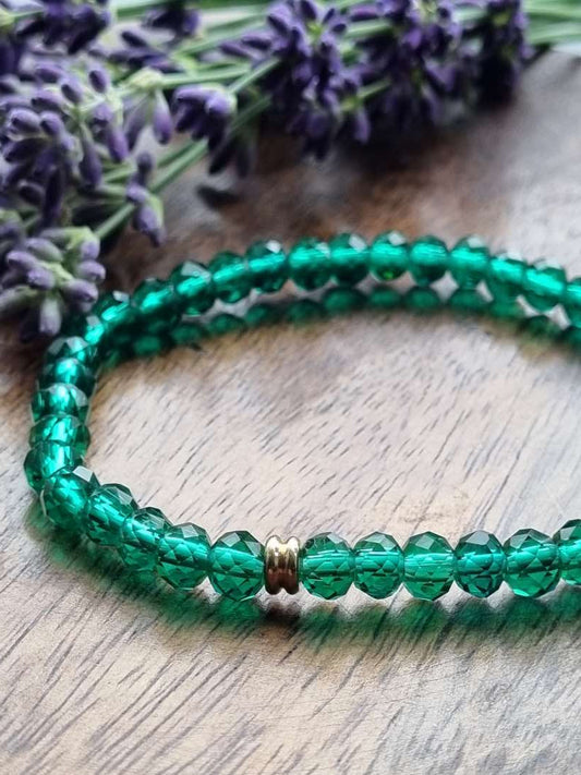 Armbånd med grønne fasettperler - Armbånd