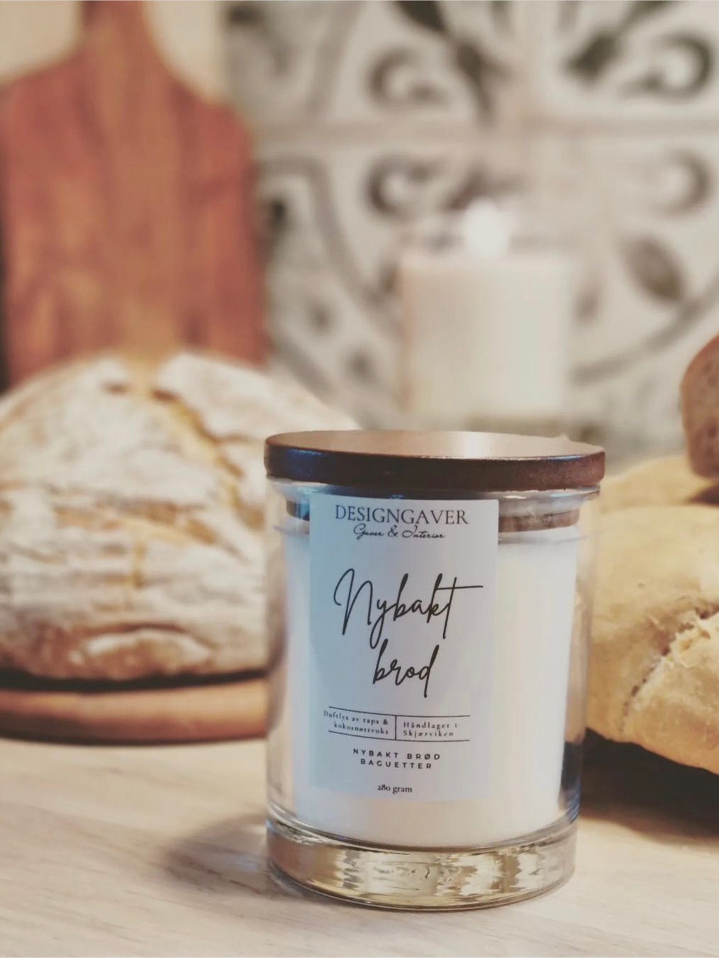 Fresh Baked Bread - Nybakt brød - Duftlys 280g - Duftlys