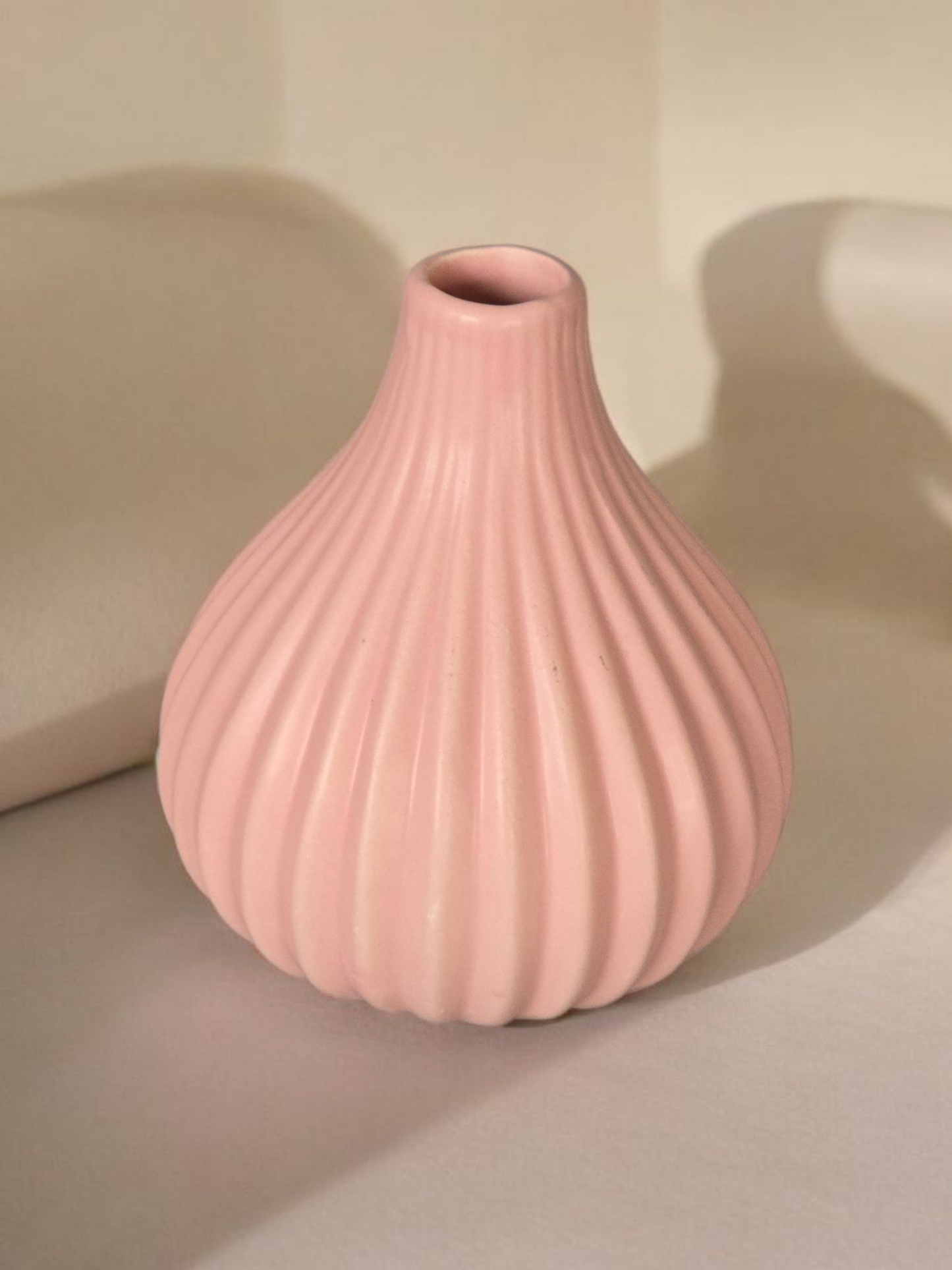 Rose rille vase