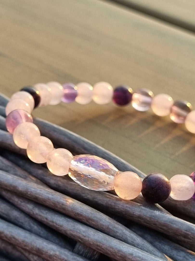 Steinarmbånd med rosa og lilla steiner - Armbånd