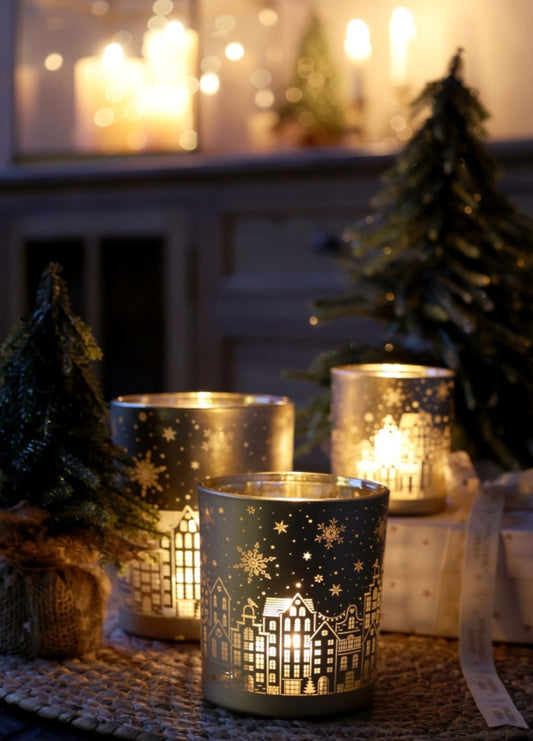 Lyslykt med juleby – gyllen glød og vintermagi