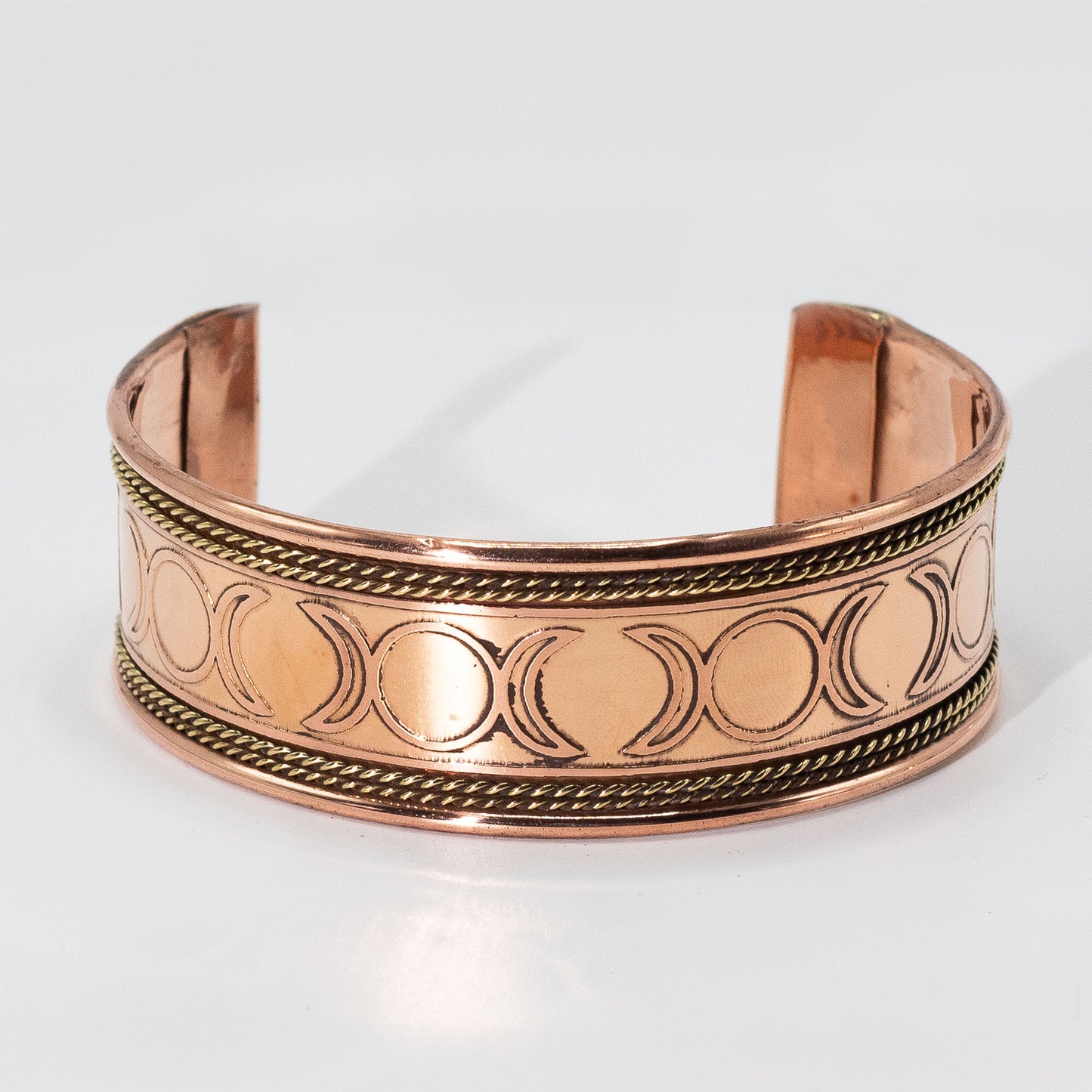 Bredt kobberarmbånd - Håndlaget i India - Assorterte design