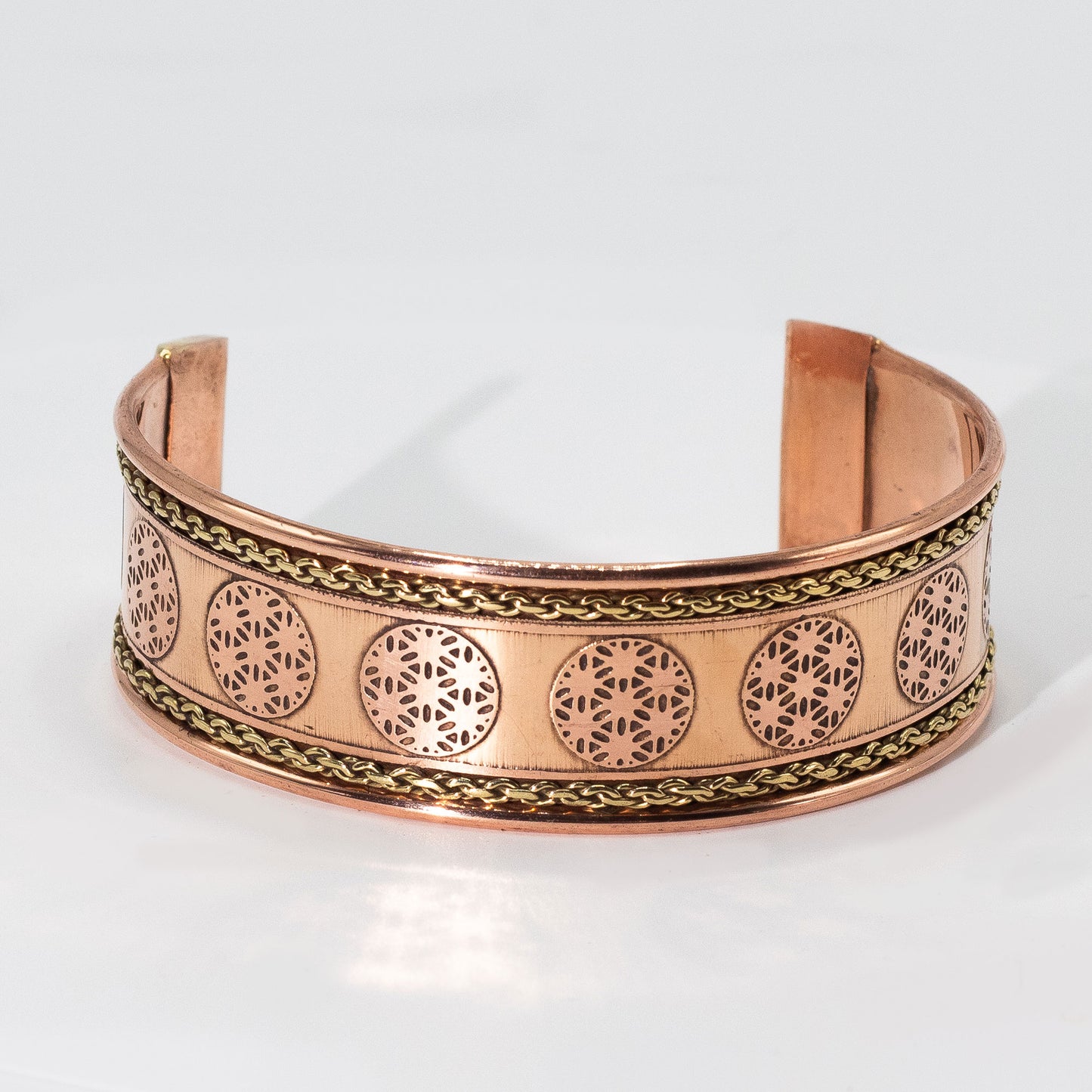 Bredt kobberarmbånd - Håndlaget i India - Assorterte design