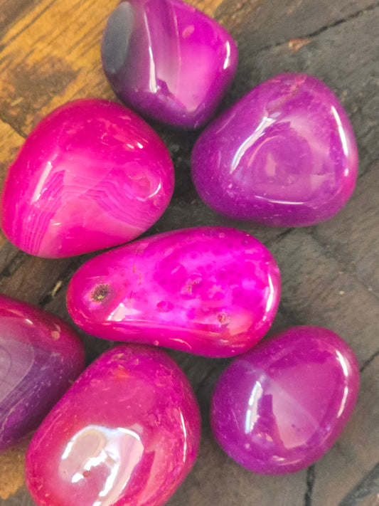 Agat farget - Rosa - Tromlet stein