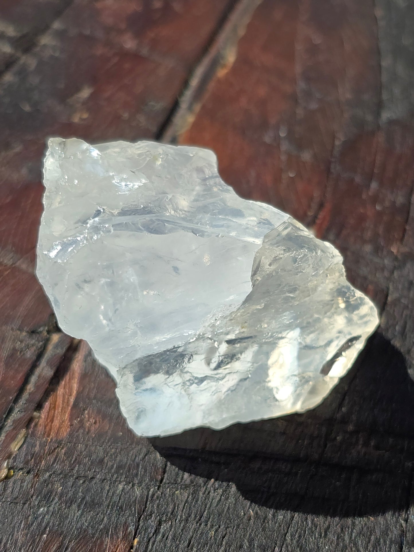 Rainbow Quartz fra Norge – Håndplukket krystall med unikt  liv og naturlig regnbuespill