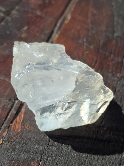 Rainbow Quartz fra Norge – Håndplukket krystall med unikt  liv og naturlig regnbuespill