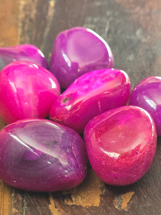Agat farget - Rosa - Tromlet stein