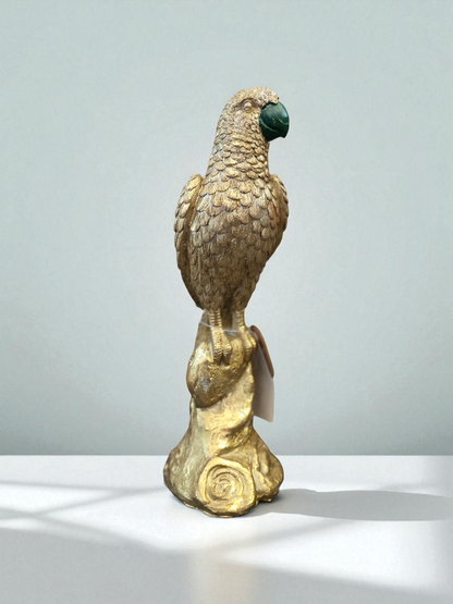 Papegøye i gullfarget resin. 24 cm