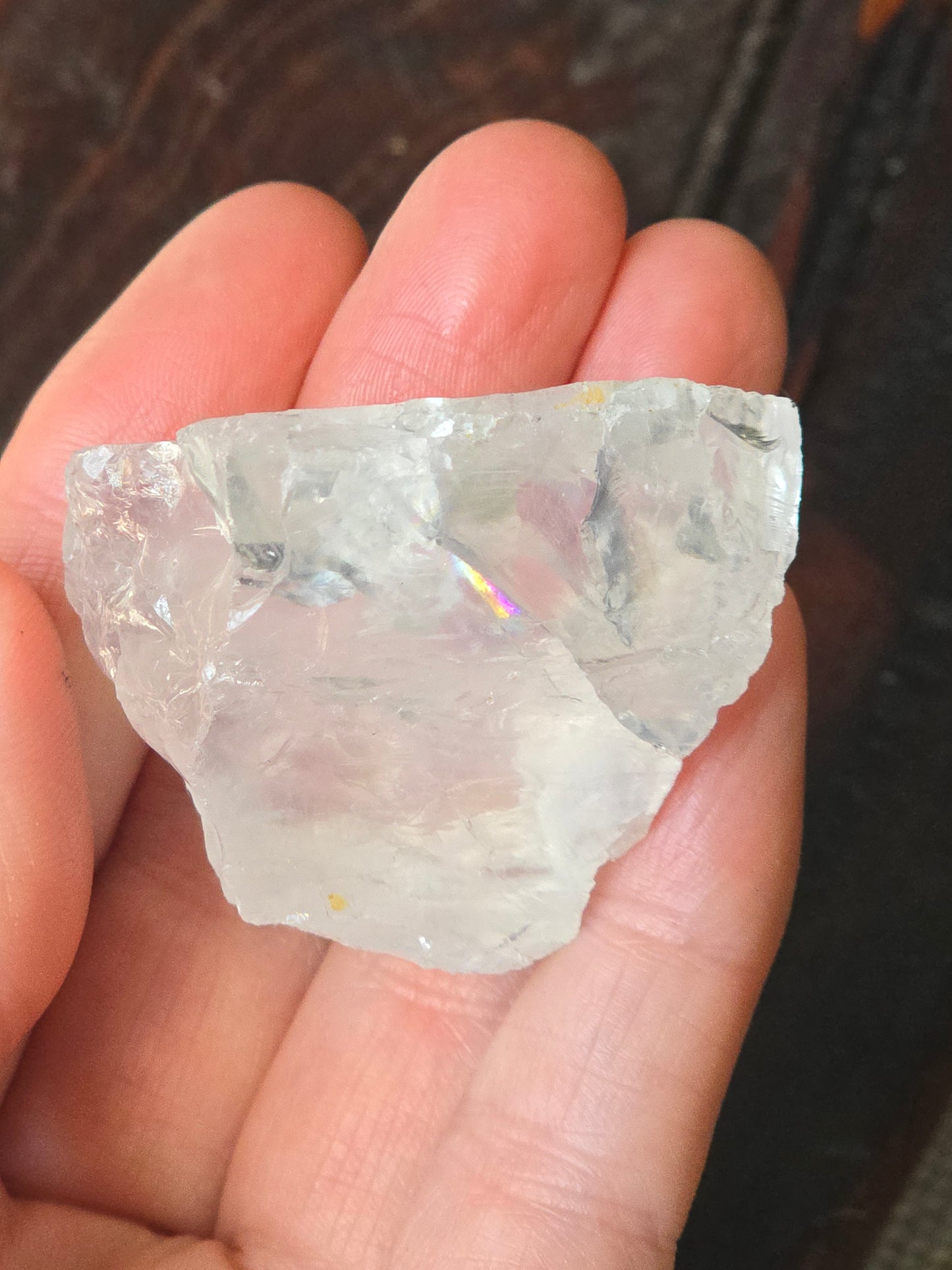Rainbow Quartz fra Norge – Håndplukket krystall med unikt  liv og naturlig regnbuespill