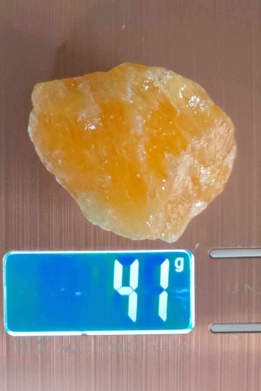 Rå gul kalsitt